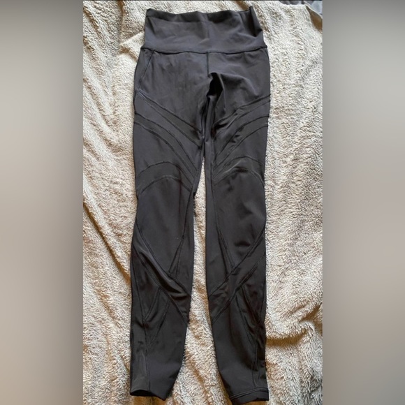 SOLD Lululemon Wunder Under Mesh Leggings - Picture 2 of 3